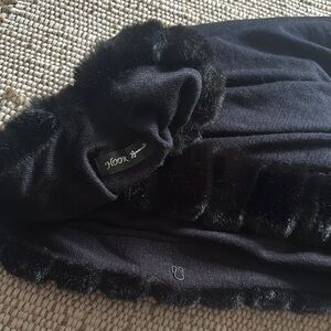 Noir Black Fur-Trimmed Shawl